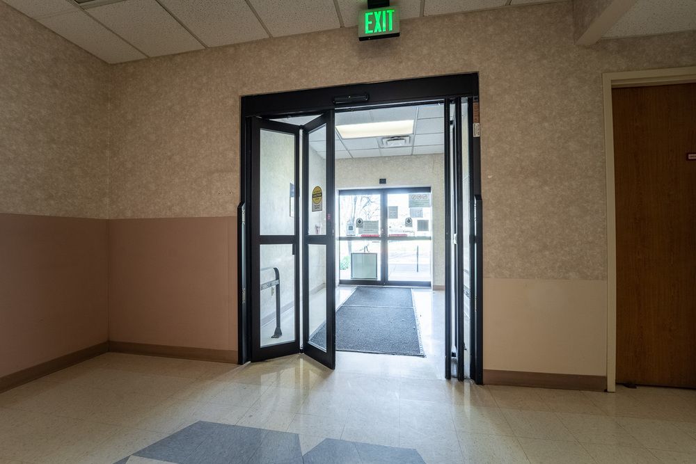Veterans Affairs Outpatient Clinic: 351 Hartnell Ave, Redding, CA 96002